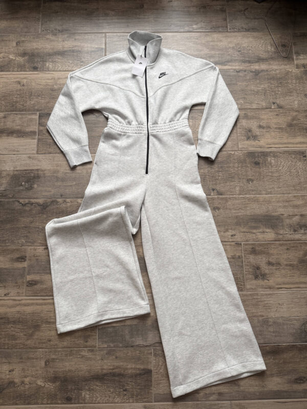 Conjunto de dama Nike Tech